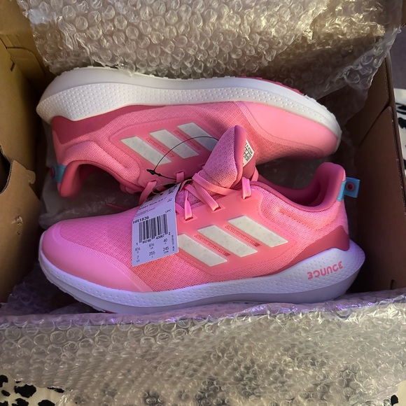 Adidas women's BNWTPink Bounce Sneakers SIZE